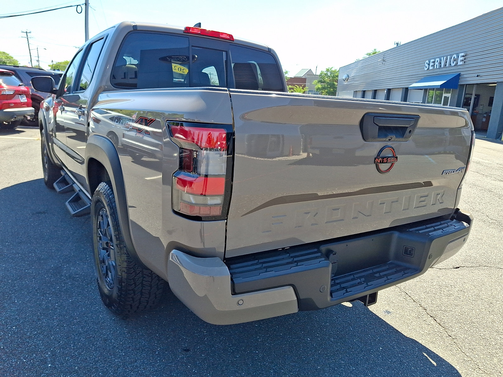 Used 2022 Nissan Frontier PRO-4X w/ Pro-4X Premium Package AWD/4WD image 8