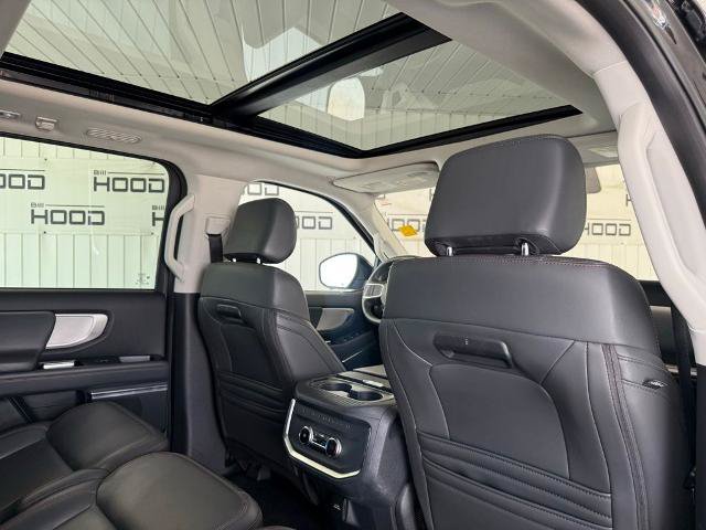 Certified 2025 Ford Expedition Active AWD/4WD image 12