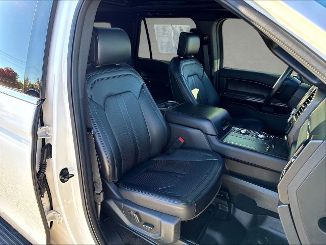 Certified 2019 Ford Expedition Limited w/ Special Edition Package AWD/4WD image 34
