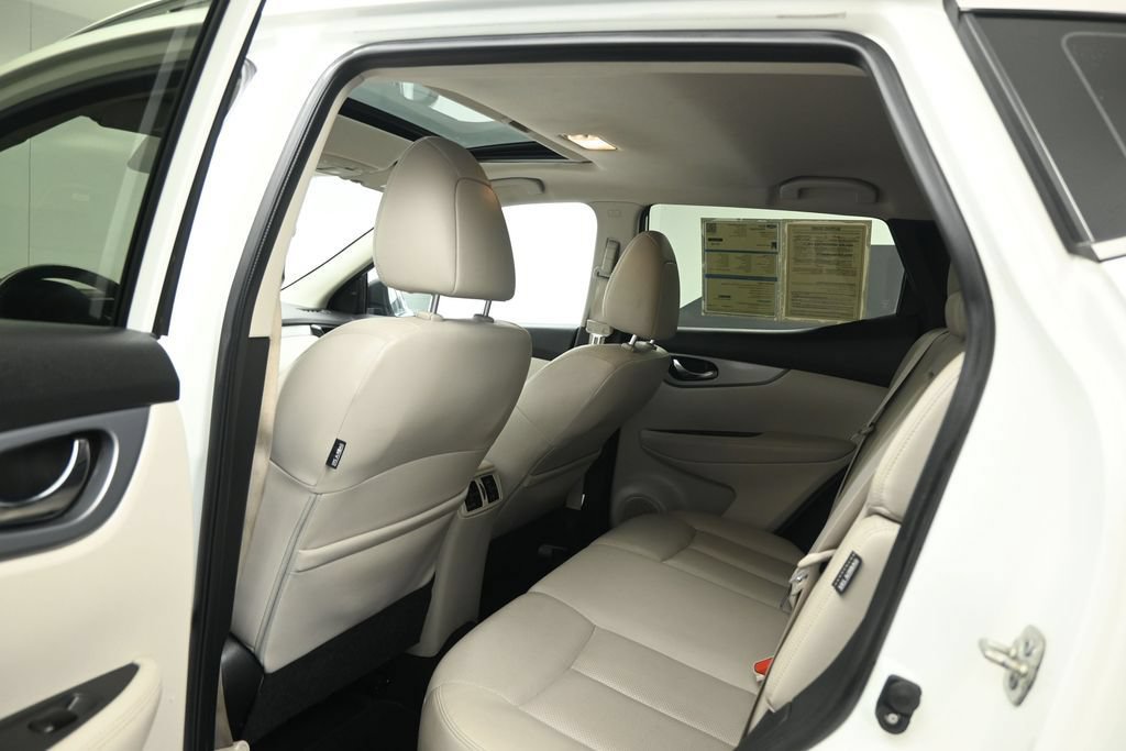 Used 2020 Nissan Rogue Sport SL w/ Premium Package FWD image 21