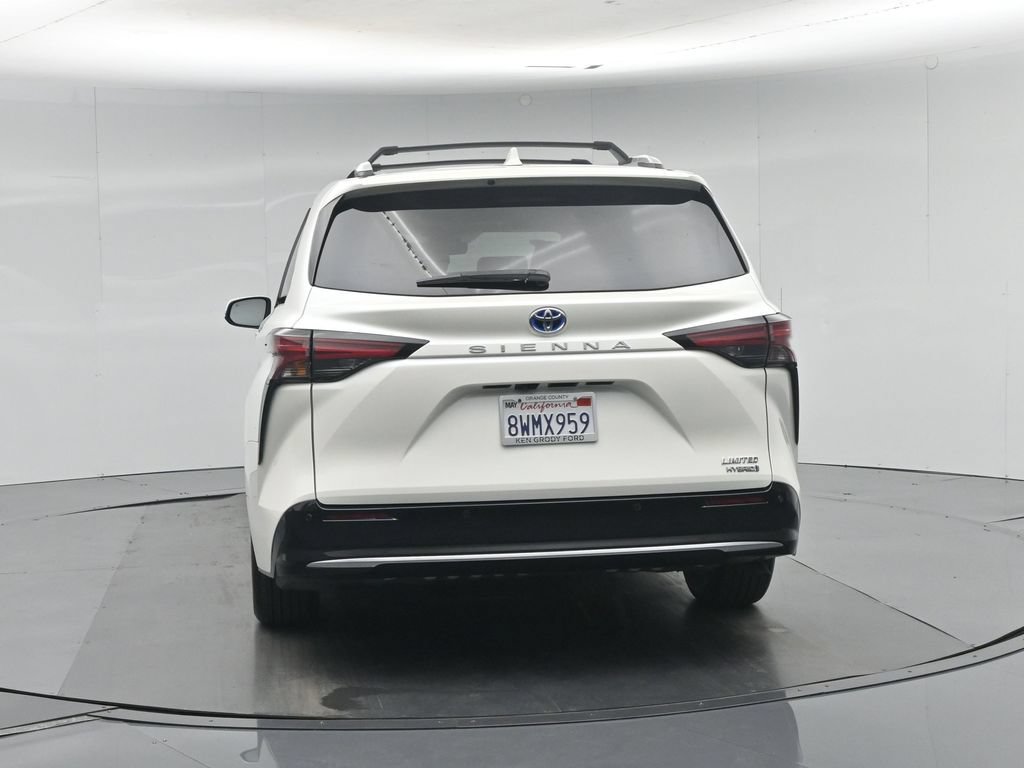 Used 2021 Toyota Sienna Limited FWD image 32
