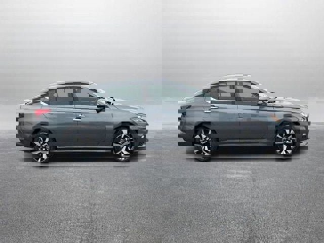 Used 2022 Nissan Altima 2.5 SV image 2