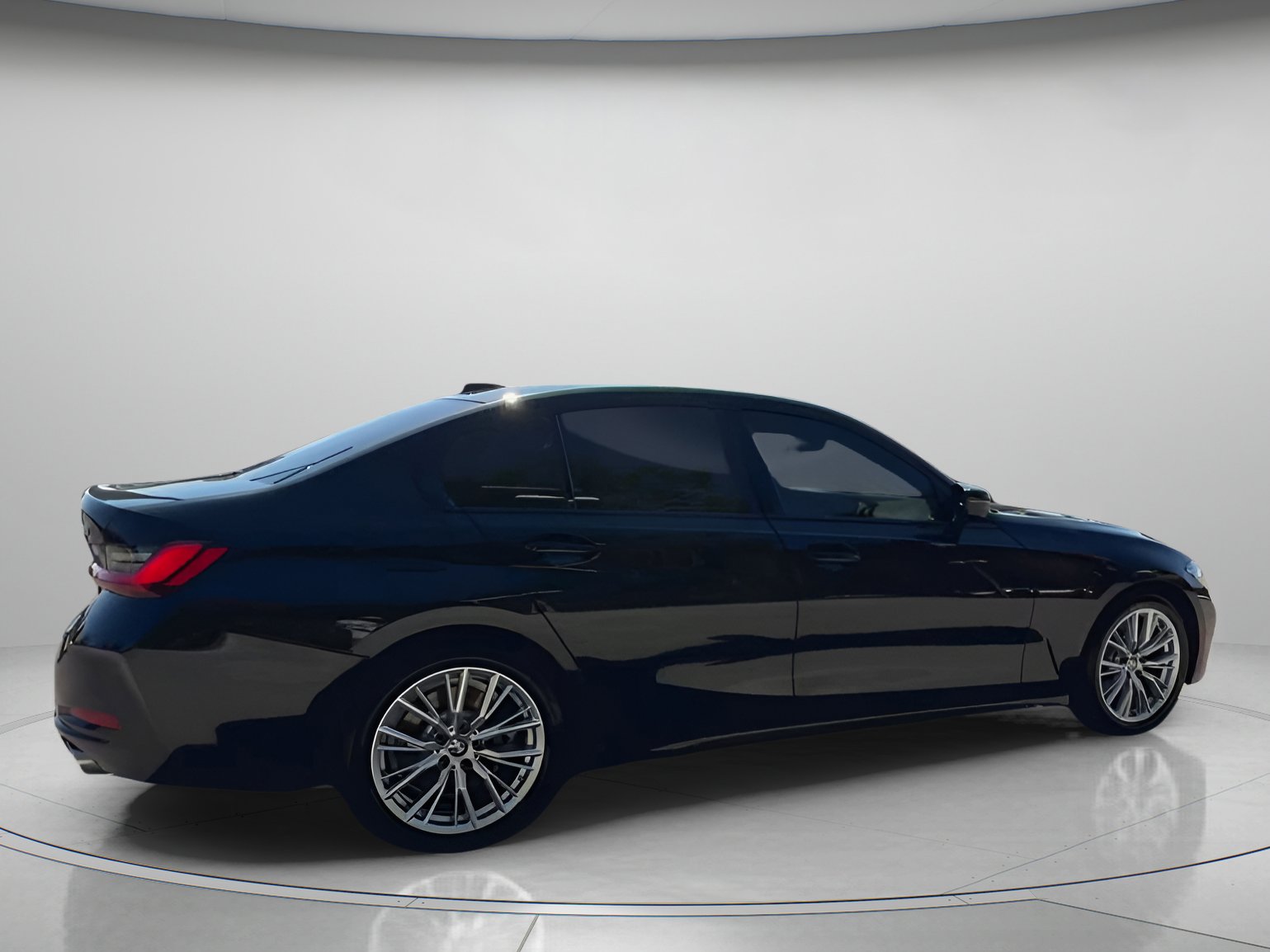Used 2023 BMW 330i Sedan w/ Driving Assistance Package image 30