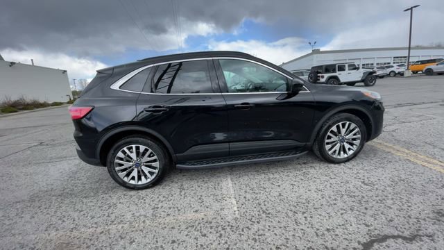 Certified 2022 Ford Escape Titanium w/ Class II Trailer Tow Package AWD/4WD image 10