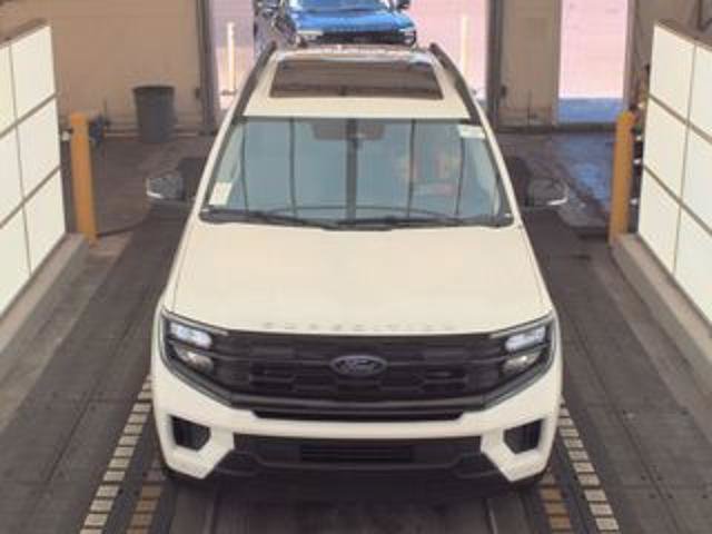 Certified 2025 Ford Expedition Active AWD/4WD image 15