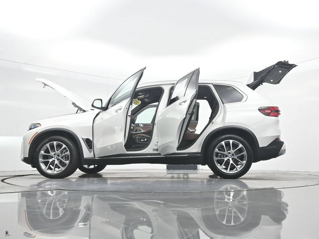 Used 2025 BMW X5 xDrive40i AWD/4WD image 46