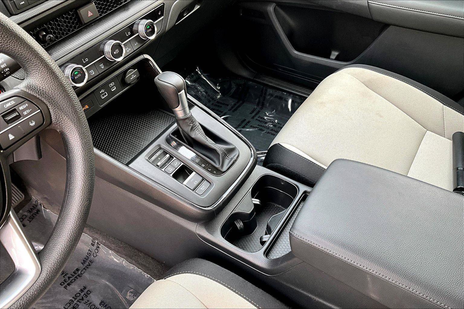 Used 2025 Honda CR-V EX image 16