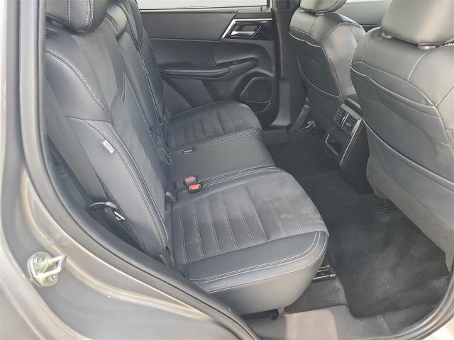 Used 2024 Mitsubishi Outlander SE image 7