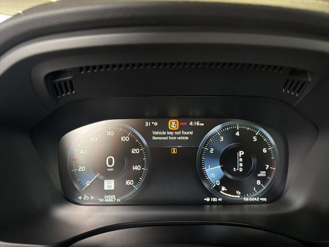 Used 2021 Volvo XC60 T5 Momentum w/ Premium Package image 13