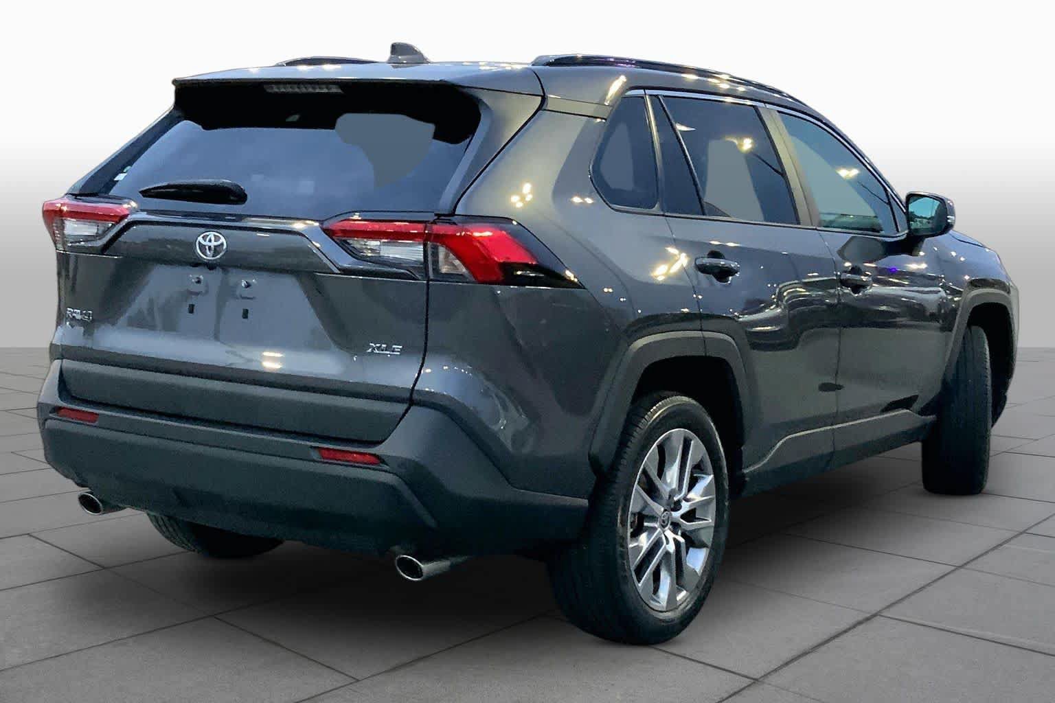 Used 2023 Toyota RAV4 XLE Premium FWD image 12