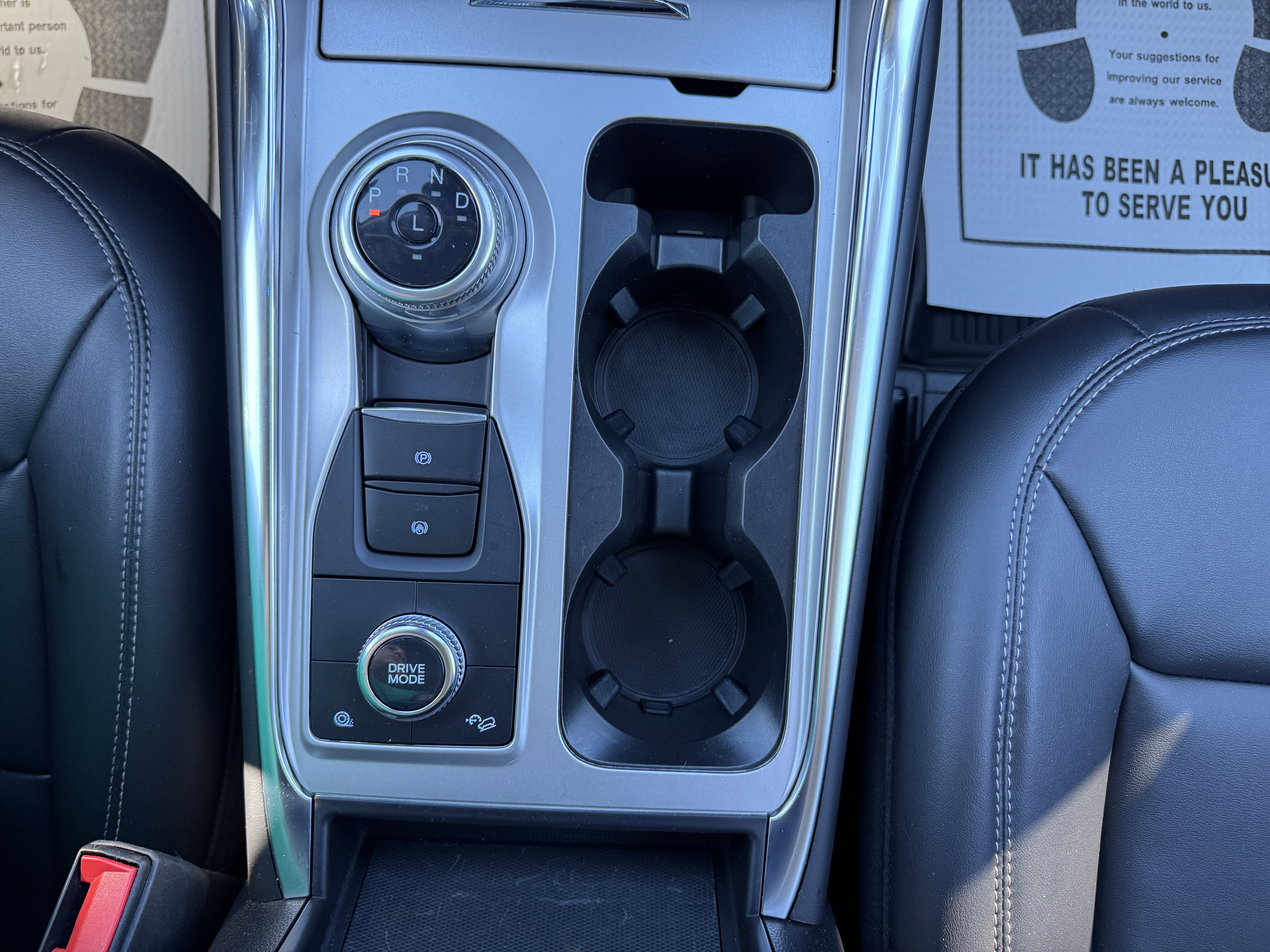 Certified 2022 Ford Explorer XLT w/ Equipment Group 202A image 24