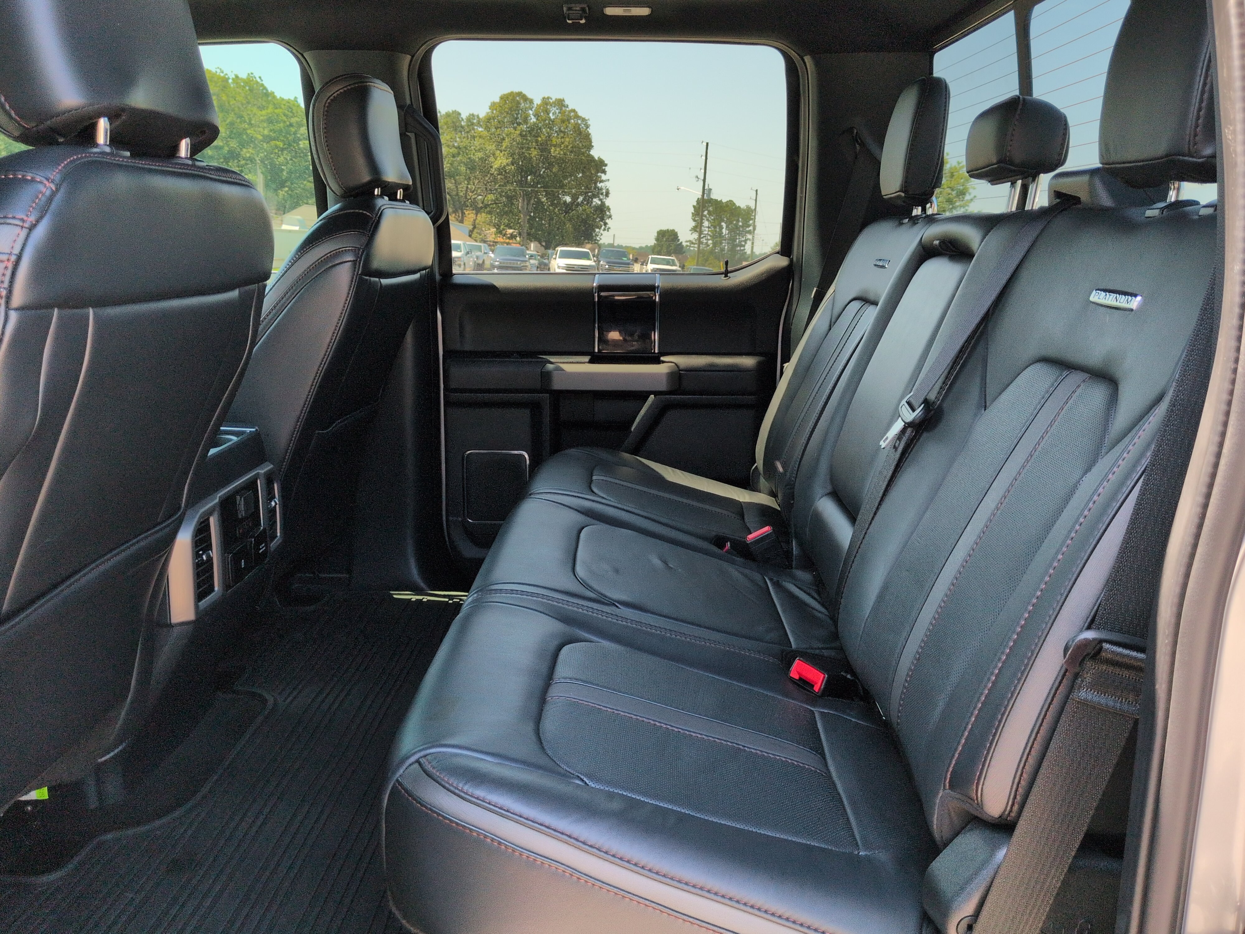 Certified 2022 Ford F450 Platinum w/ FX4 Off-Road Package AWD/4WD image 12