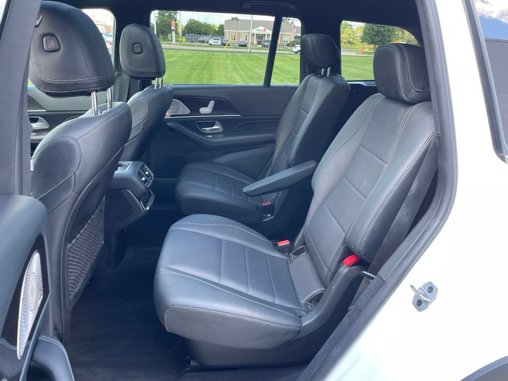 Used 2023 Mercedes-Benz GLS 450 4MATIC image 11