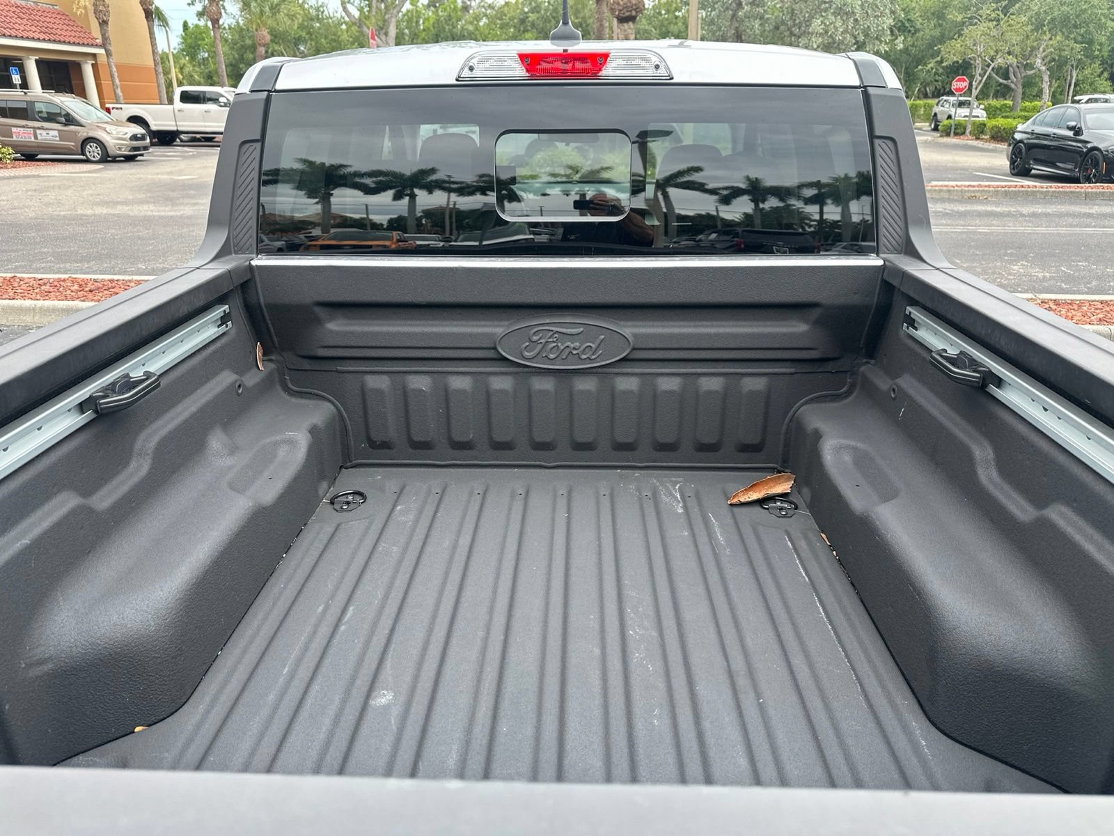 Certified 2022 Ford Maverick XLT w/ XLT Luxury Package FWD image 5