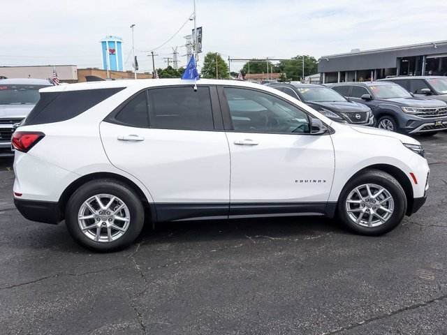 Used 2024 Chevrolet Equinox LS w/ LS Convenience Package FWD image 11