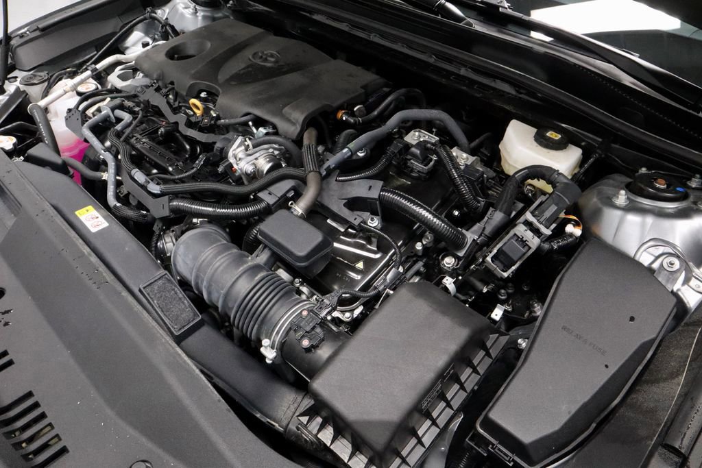 Used 2025 Toyota Camry SE AWD/4WD image 15