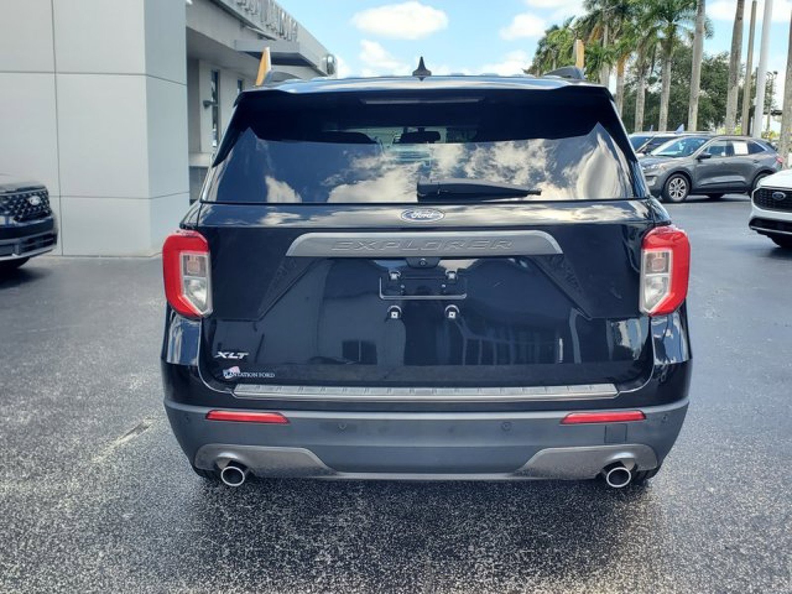 Certified 2023 Ford Explorer XLT w/ Equipment Group 202A RWD image 6