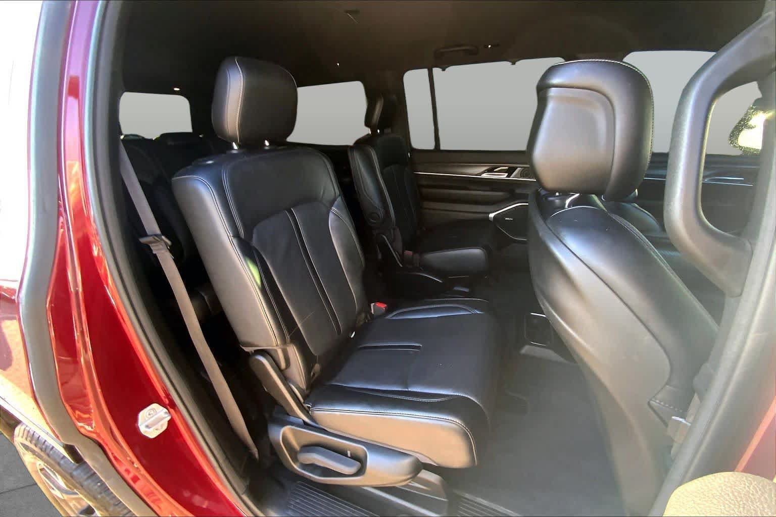 Used 2023 Jeep Wagoneer Series III w/ Convenience Group I AWD/4WD image 20