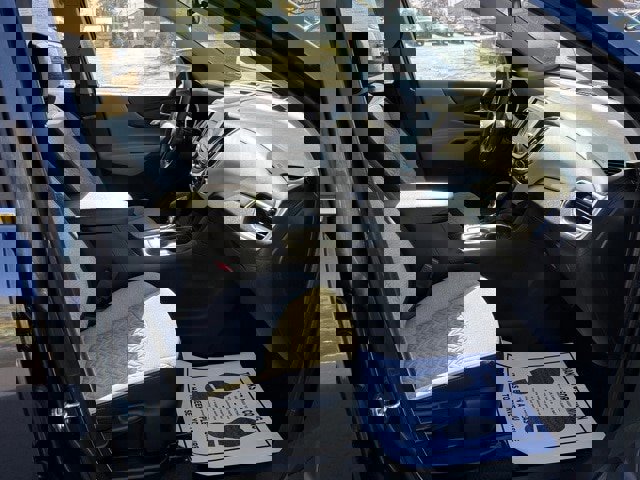 Used 2023 Chevrolet Equinox LT w/ Driver Convenience Package image 22