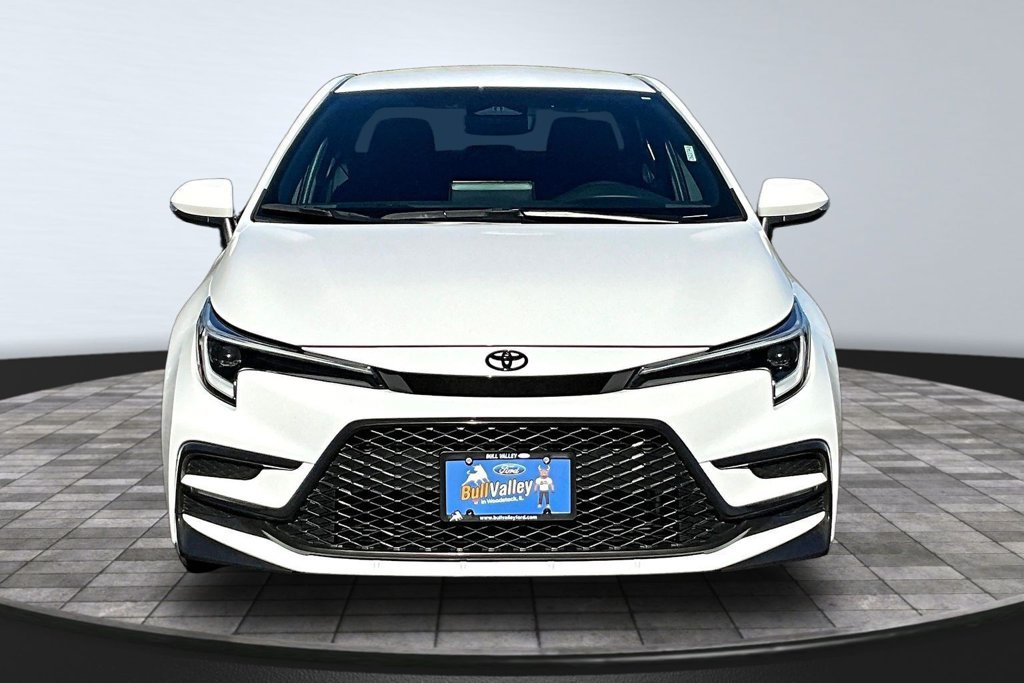 Used 2024 Toyota Corolla SE w/ SE Convenience Package FWD image 2