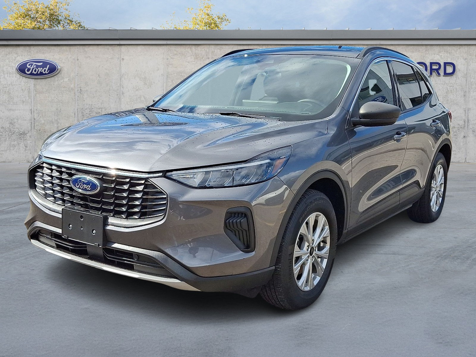 Certified 2023 Ford Escape Active w/ Tech Pack #1 AWD/4WD image 3