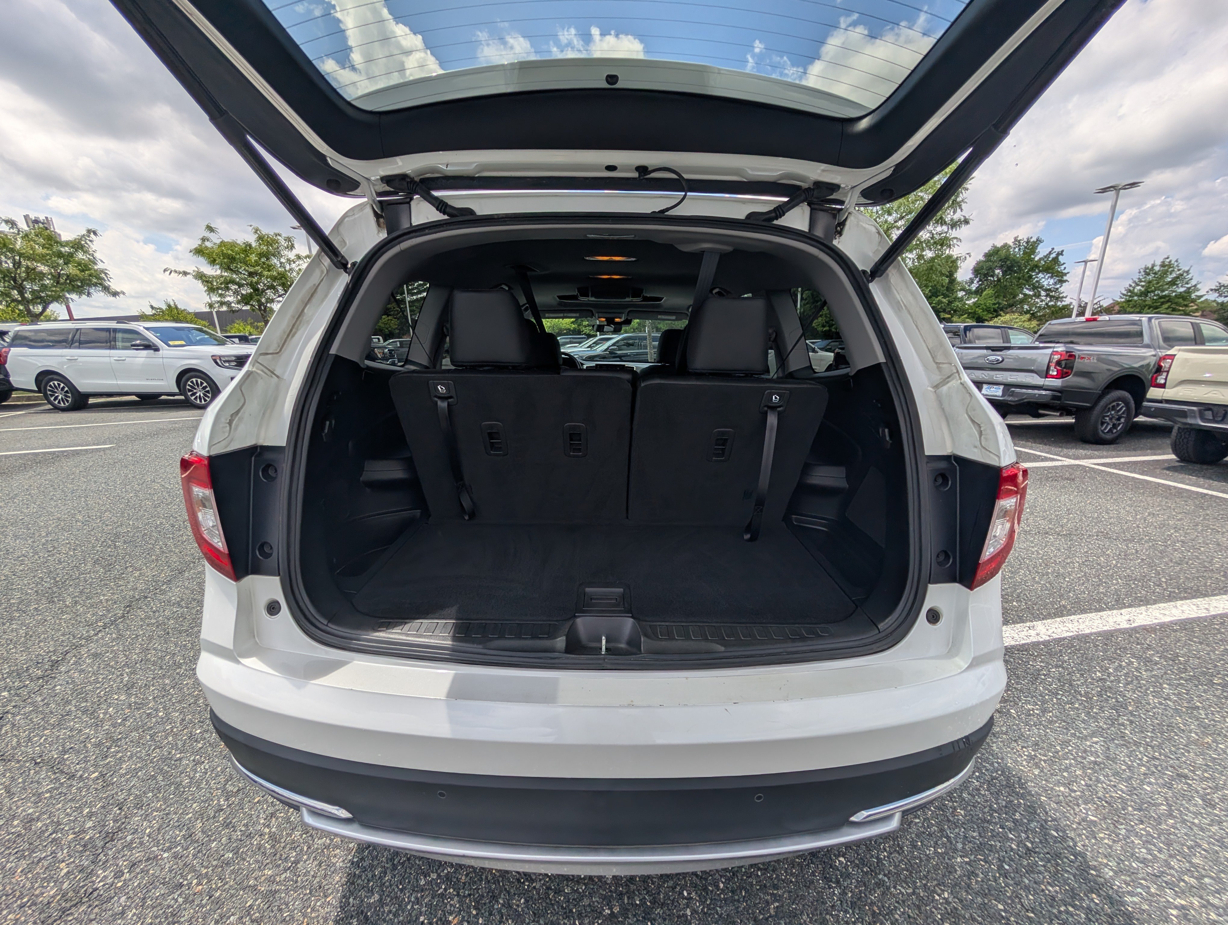 Used 2021 Honda Pilot Touring image 13