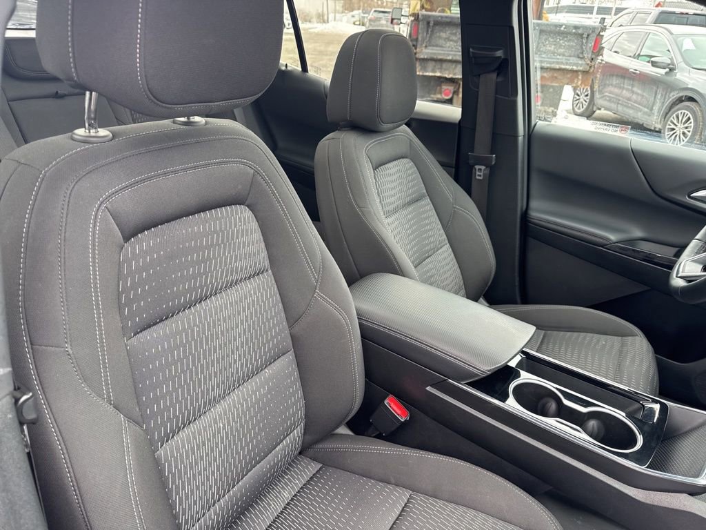 Used 2025 Chevrolet Equinox LT w/ Safety and Technology Package image 29