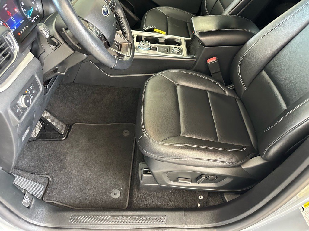 Certified 2020 Ford Explorer XLT w/ Equipment Group 202A image 19