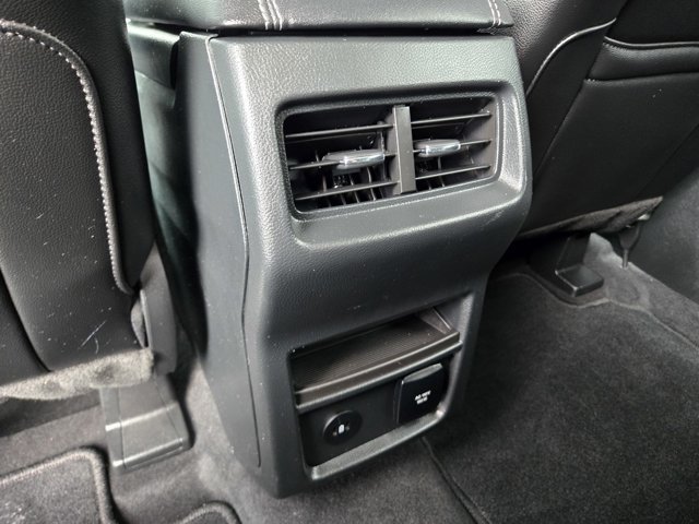 Certified 2023 Ford Edge Titanium AWD/4WD image 31