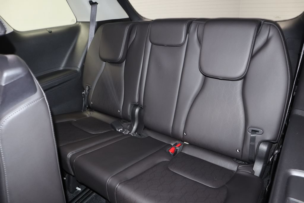 Used 2026 Kia Carnival SX w/ SX Dark Edition Package FWD image 23