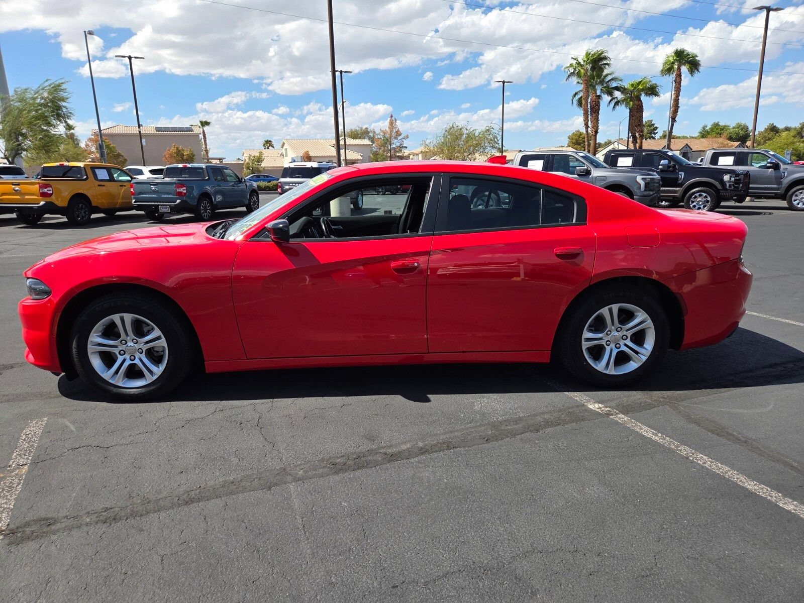 Used 2023 Dodge Charger SXT RWD image 3