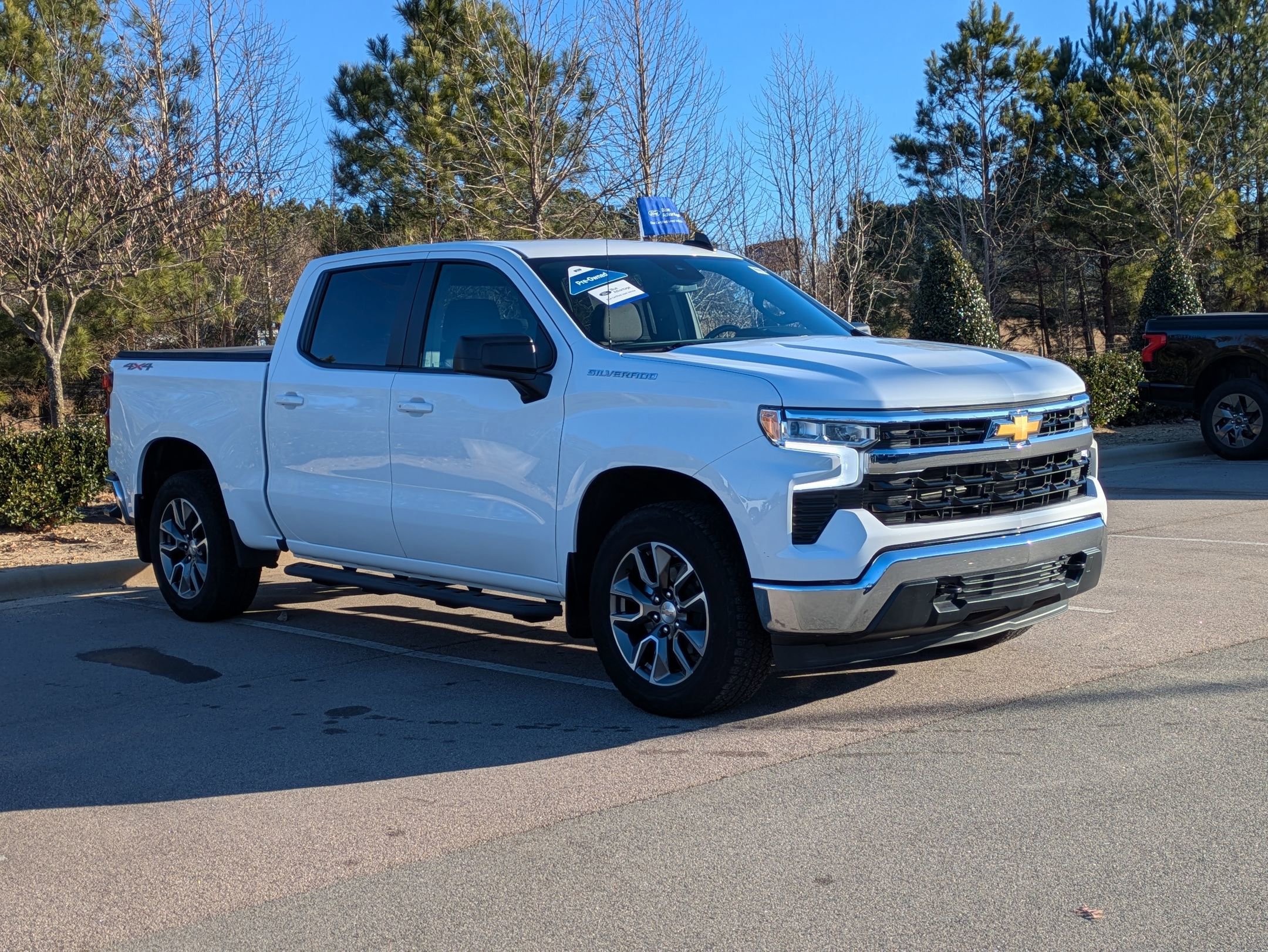 Used 2024 Chevrolet Silverado 1500 LT image 7