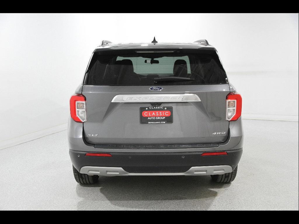 Certified 2022 Ford Explorer XLT w/ Equipment Group 202A image 2
