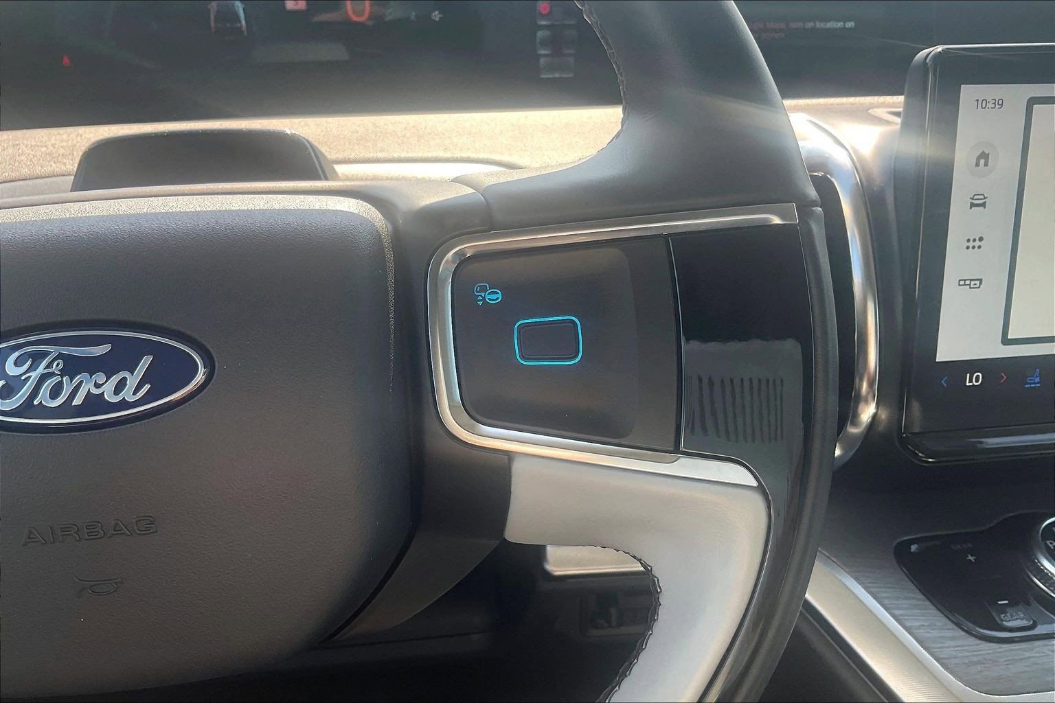 Certified 2025 Ford Expedition Platinum AWD/4WD image 22
