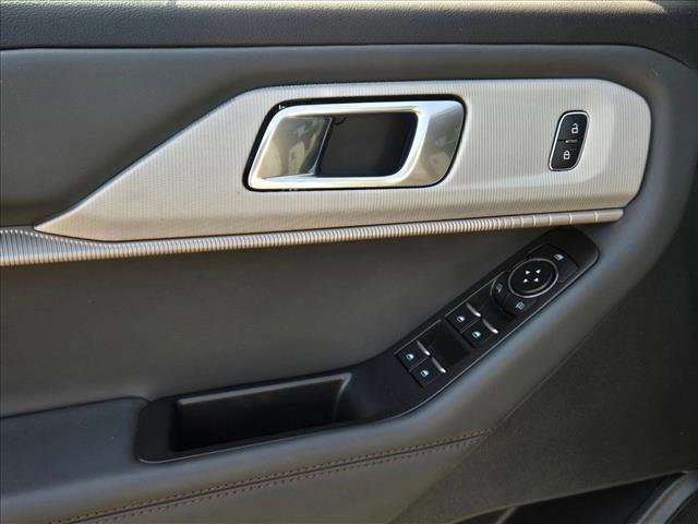 Certified 2025 Ford Explorer Active image 9