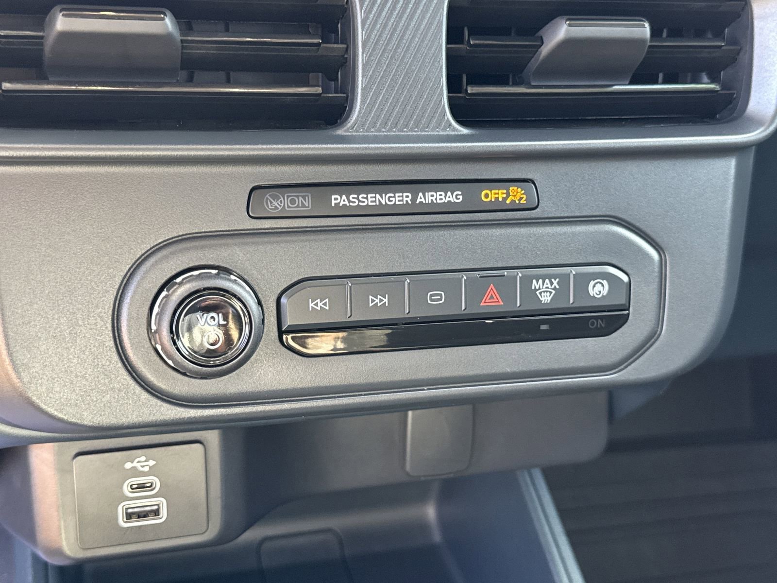 Certified 2025 Ford Maverick XL w/ Equipment Group 102A image 22