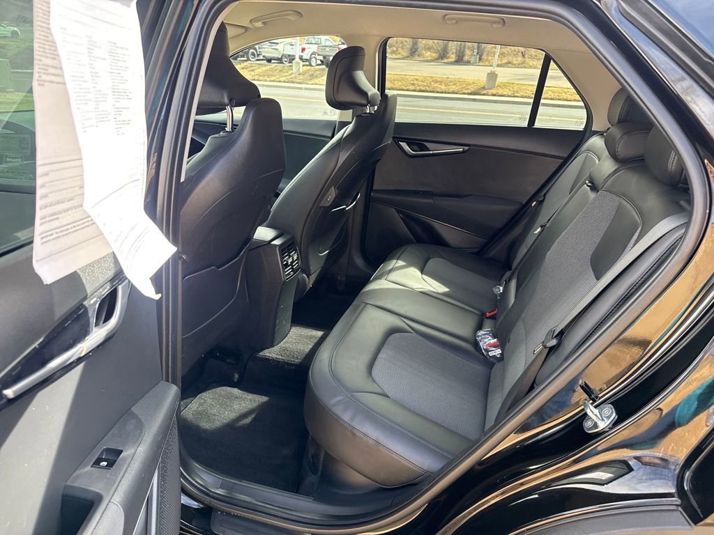 Used 2023 Kia Niro EX image 18