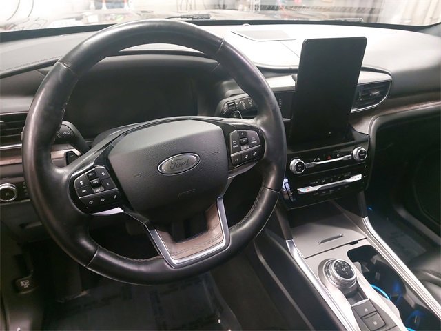 Certified 2021 Ford Explorer Platinum w/ Equipment Group 601A image 16