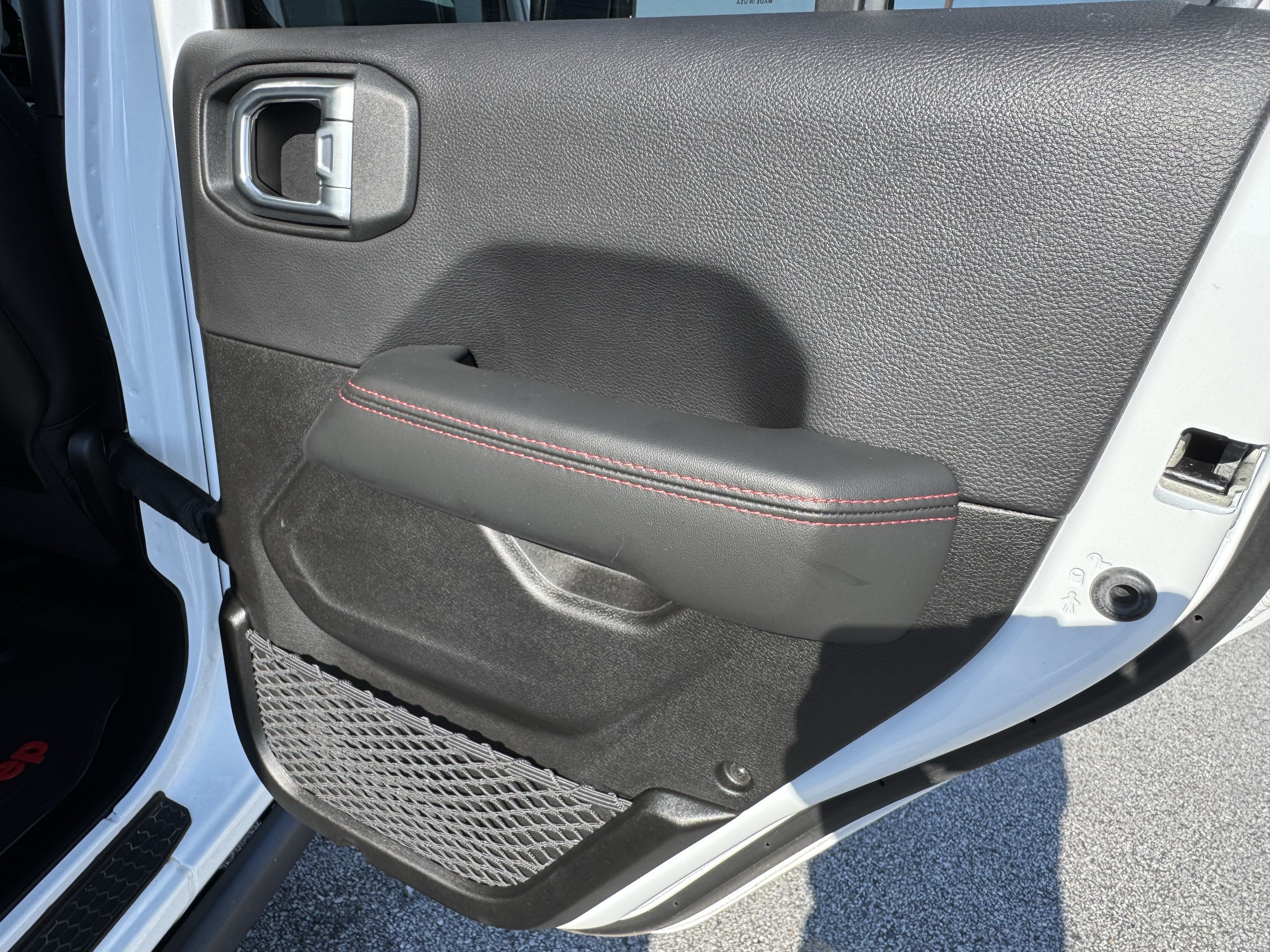 Used 2024 Jeep Wrangler Unlimited Rubicon AWD/4WD image 19