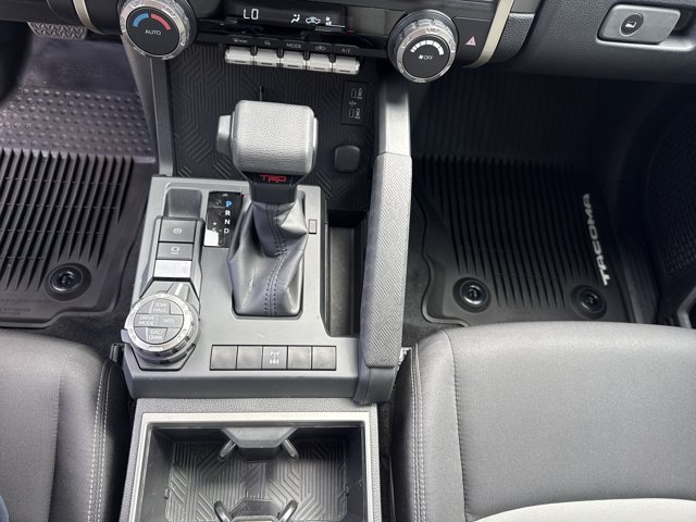 Used 2025 Toyota Tacoma TRD Off-Road AWD/4WD image 27