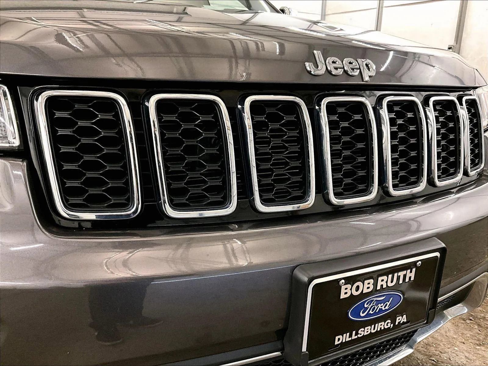 Used 2020 Jeep Grand Cherokee Limited AWD/4WD image 29