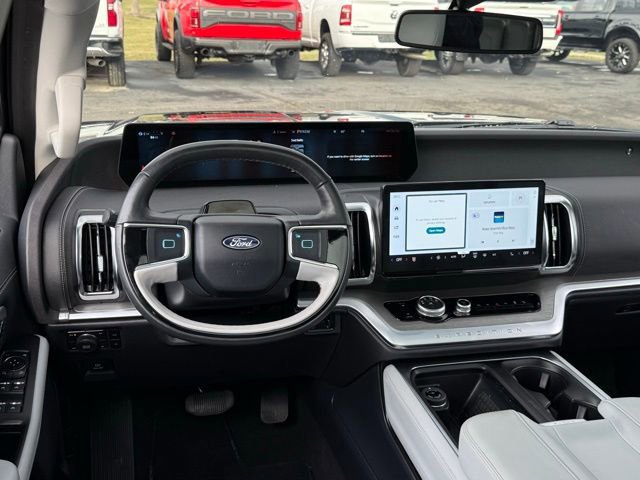 Certified 2025 Ford Expedition Platinum image 20