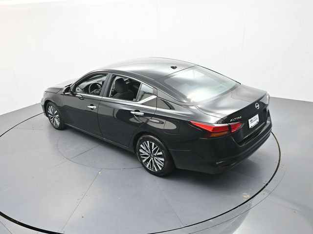 Used 2025 Nissan Altima 2.5 SV FWD image 37