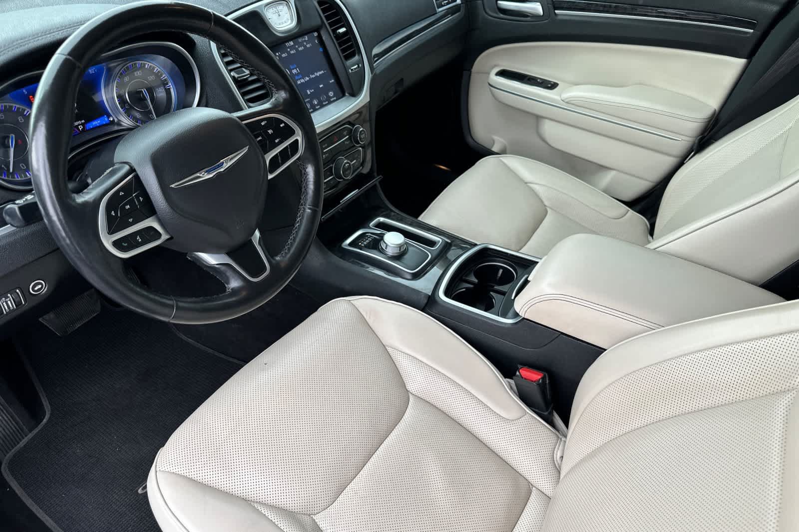 Used 2021 Chrysler 300 Touring L AWD/4WD image 11