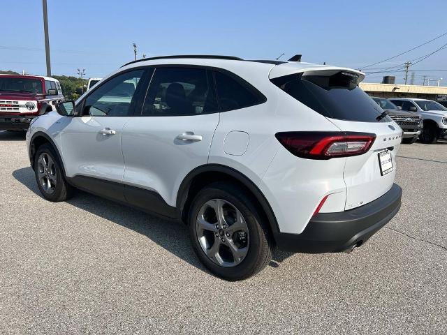 Certified 2025 Ford Escape ST-Line AWD/4WD image 6