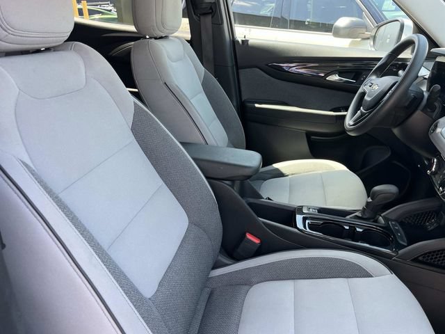 Used 2024 Chevrolet TrailBlazer LT FWD image 27