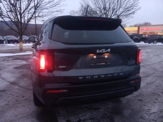Used 2022 Kia Sorento LX image 12
