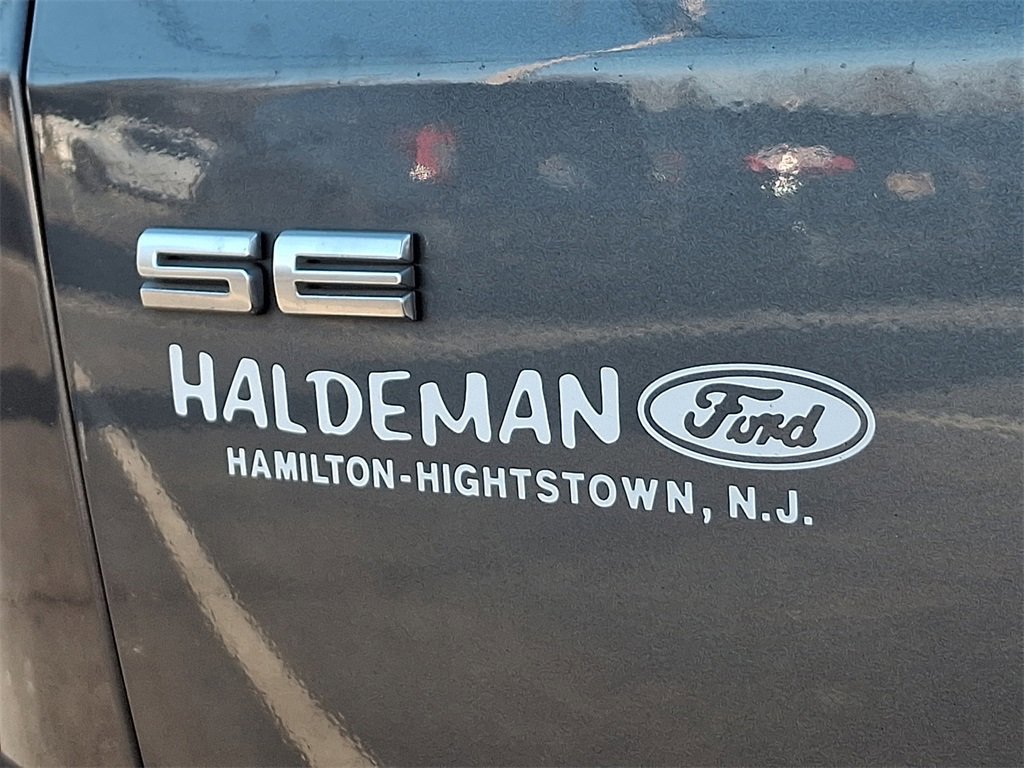 Certified 2022 Ford Escape SE w/ SE Sport Appearance Package image 28