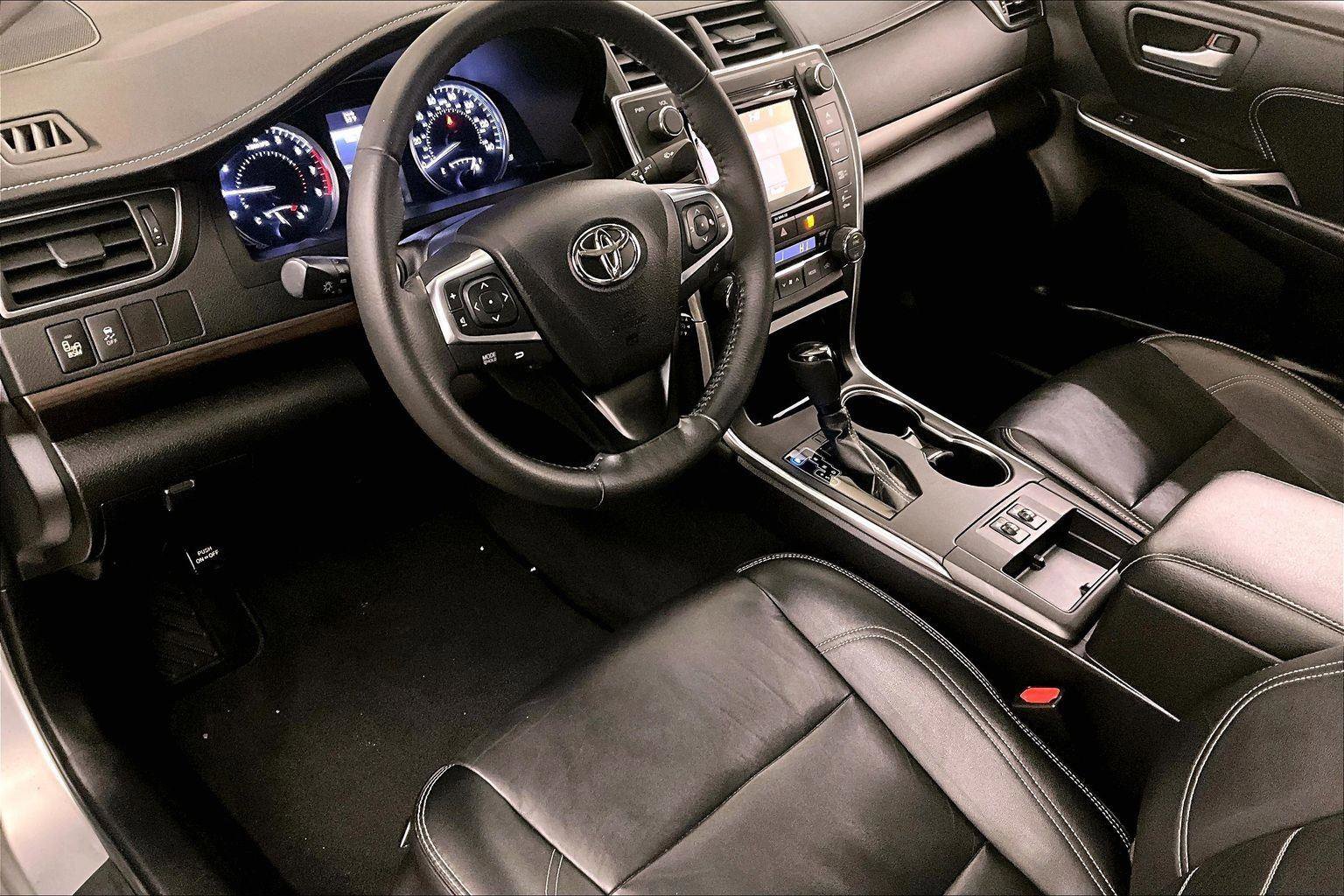 Used 2017 Toyota Camry XLE w/ Moonroof Package image 12