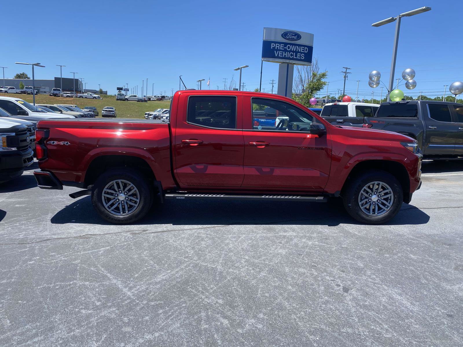 Used 2025 Chevrolet Colorado LT w/ LT Convenience Package AWD/4WD image 8